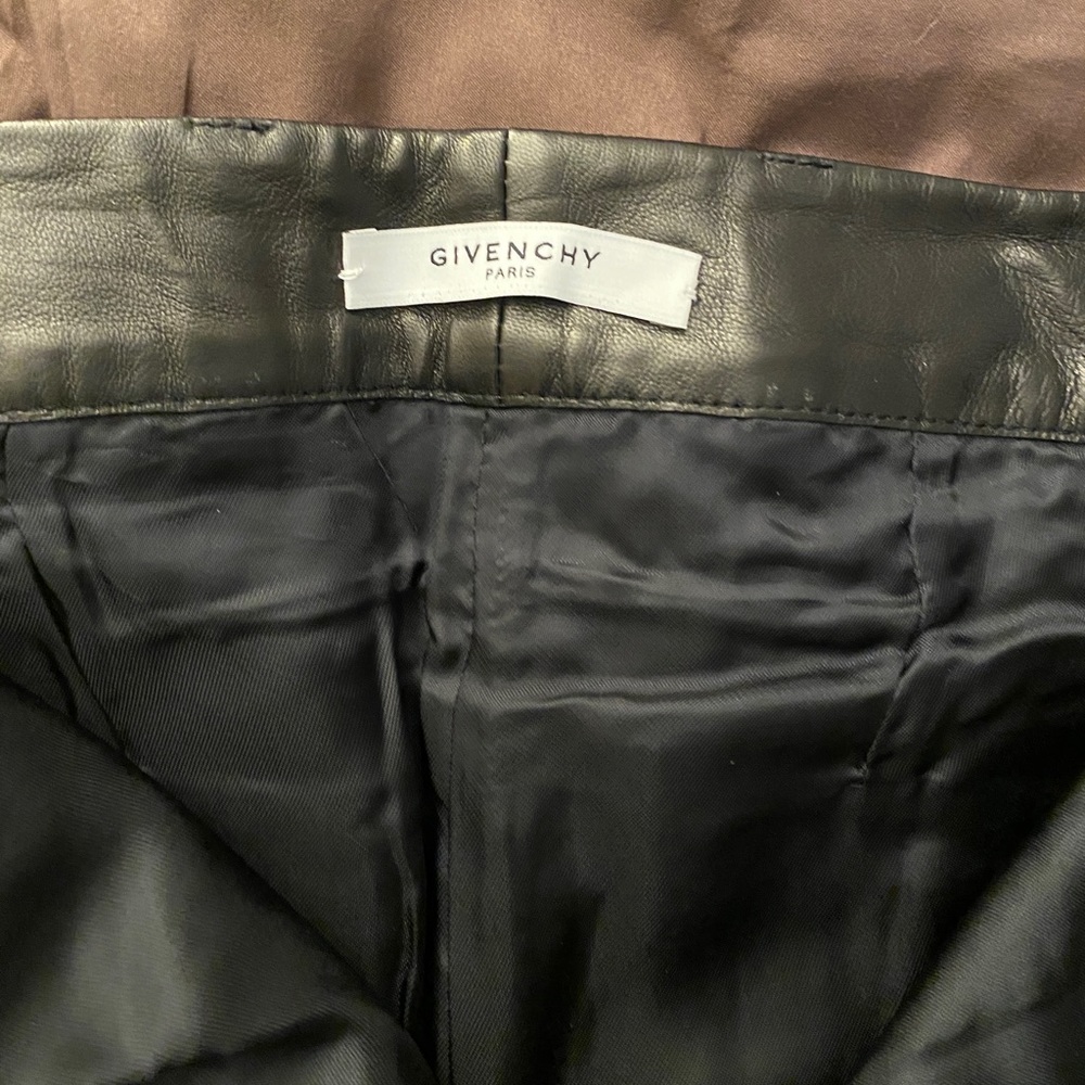 *NEVER WORN* GIVENCHY BLACK LEATHER SKIRT